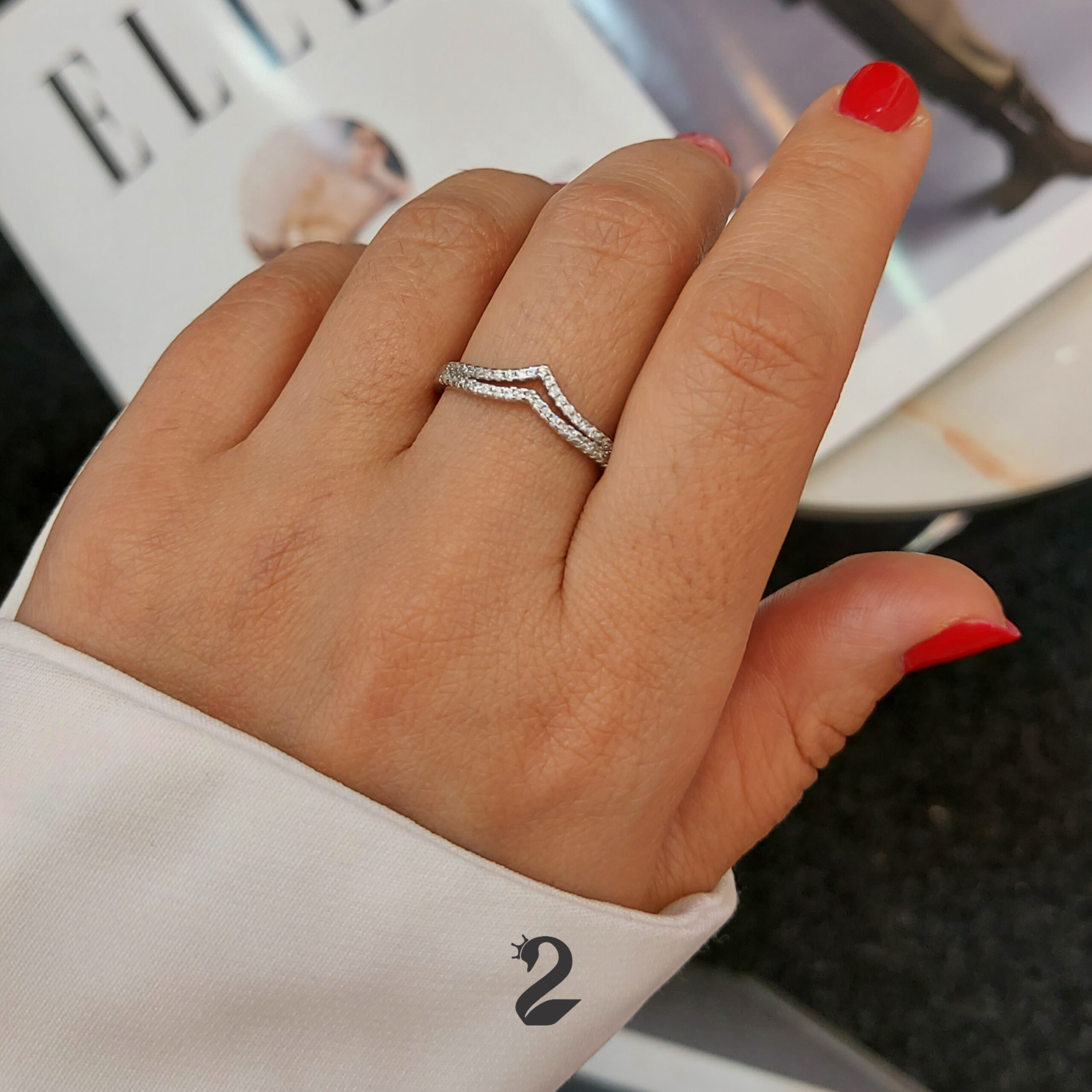 انگشتر نقره زنانه V2تاج SR 047